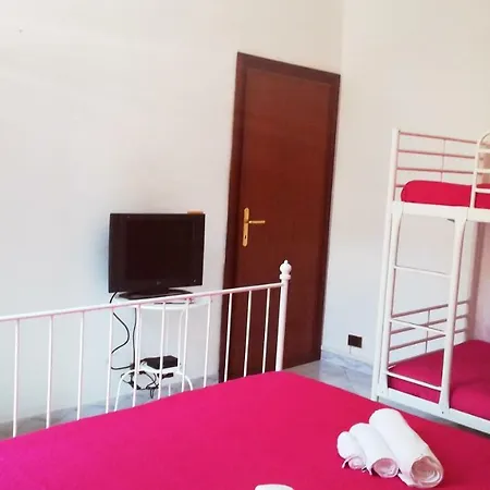 Rhome Sweet Rhome * Rome