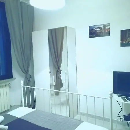 Rhome Sweet Rhome Apartment