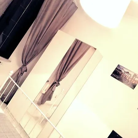 Rhome Sweet Rhome Apartment